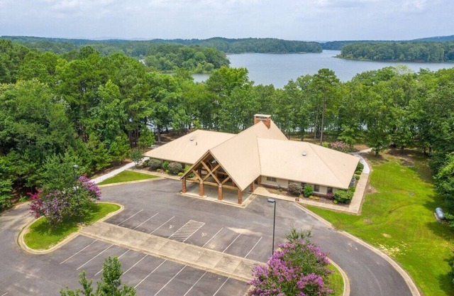 Friedliche Lakeside Lodge: Für 43 Personen
