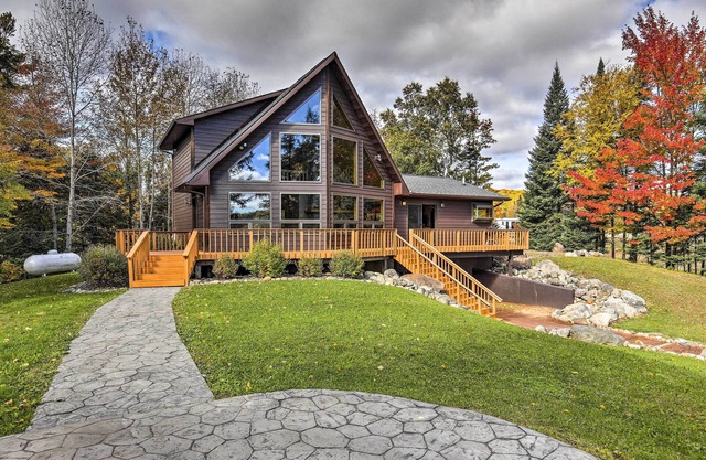 NEU! Chicagon Lake Cottage w / Dock & Serene Ansichten!