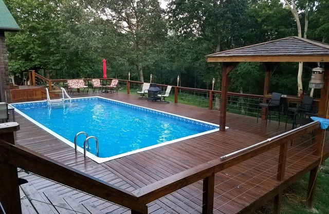 SECLUDED, LOG CABIN, CONNECTED TO SHAWNEE NATIONAL FORREST!