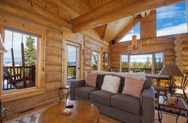 Benutzerdefinierte Log Cabin auf 40 Acres für 9 Personen