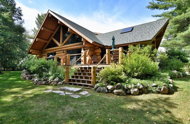 Abgelegenen Luxus-Blockhaus in Wisconsin Wildnis
