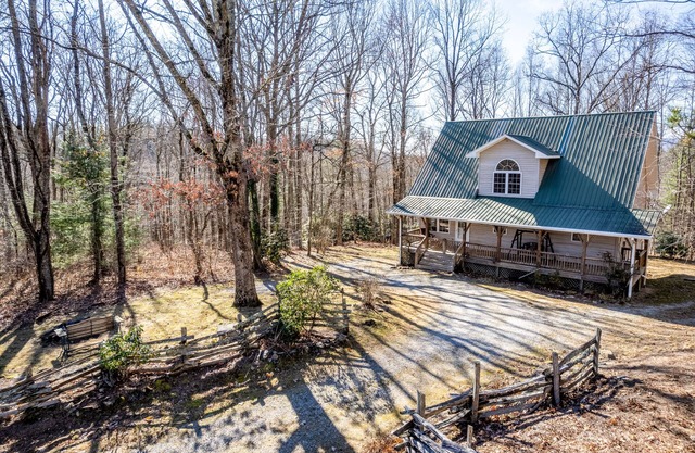 Secluded mountain getaway with free WiFi, deck, & firepit