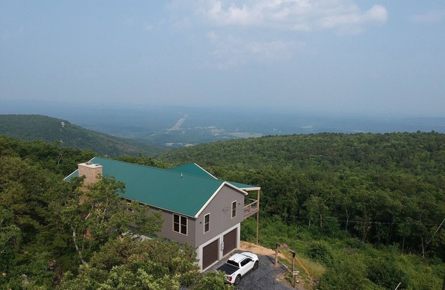 Secluded Mountain Cabin with Spectacular Views- Hiker's Dream