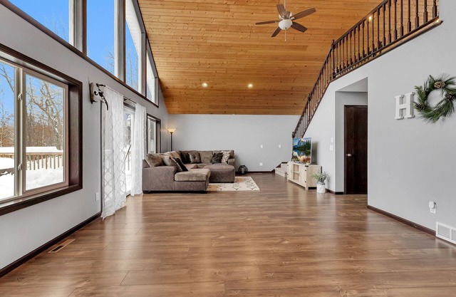 Private multi-family lakeside getaway Alexandria