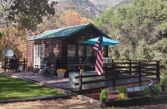 Secluded Nature Escape, Pet Friendly with WiFi in Three Rivers