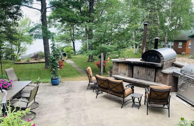 Secluded Northwoods getaway on beautiful Lake Nokomis