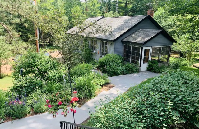 Secluded Northwoods getaway on beautiful Lake Nokomis