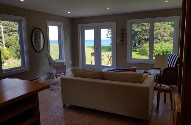 Abgeschieden Oceanfront Retreat mit Guest House
