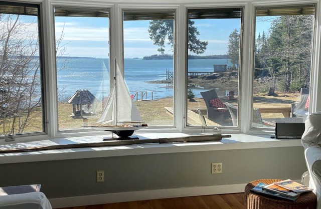 *Brand New Listing!* Secluded and private oceanfront home, handicap accessible!!