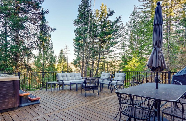 Secluded Park City Cabin Hideaway w/ Deck & Views!