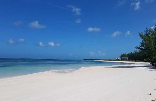 Abgeschieden, Privat, Gated Beachfront Estate Villa W / Motorboot, Kayak, & Fahrräder