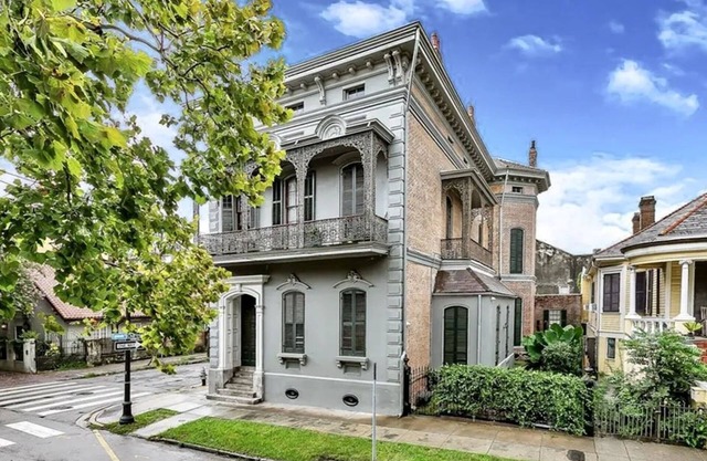 Secluded private cottage w/ courtyard where French Qrtr meets Frenchmen St.
