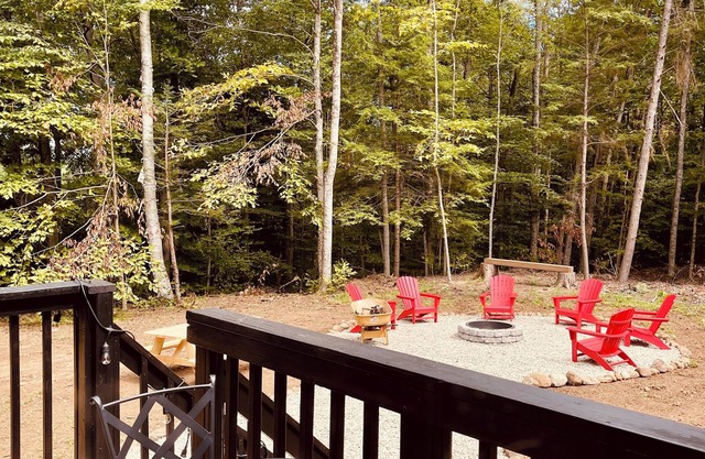 Secluded private EveCabin with fire-pit 30 mins to Gore & Lake George
