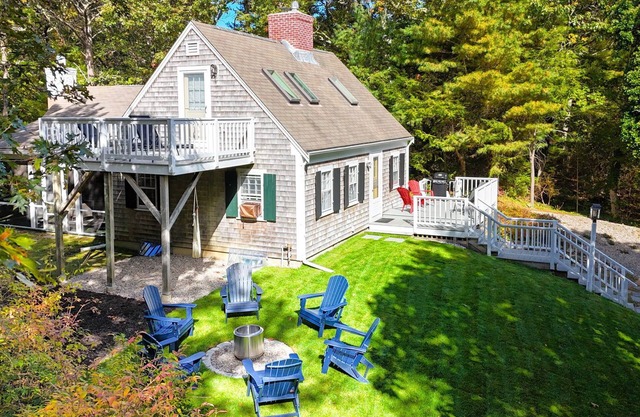Secluded Quiet Family-Friendly Cape Oasis