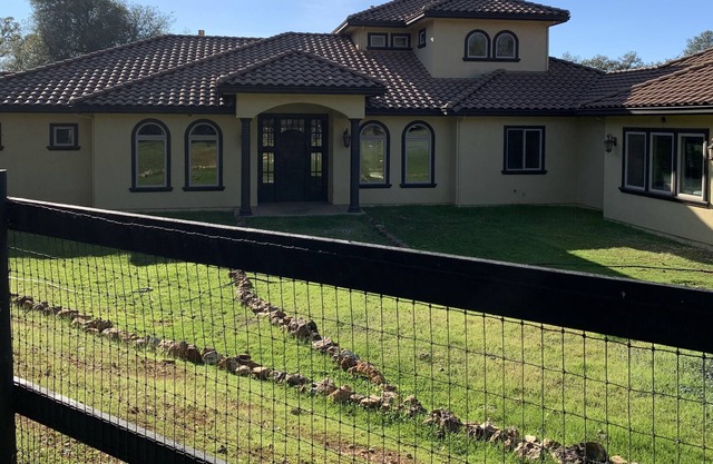 2 Donkey Ranch Bed and Breakfast