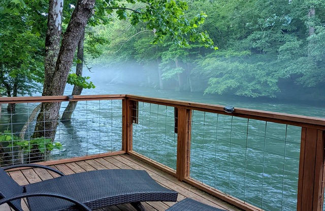 Secluded Riverfront Cabin 5 acres on Little Missouri River
