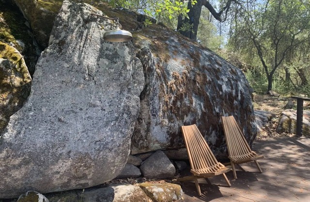 Family-friendly Cabin Near Yosemite with River