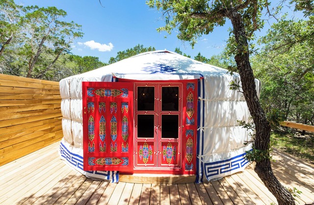 Secluded, Romantic Yurt w/Hot Tub at The Yurtopian - "Carrie"
