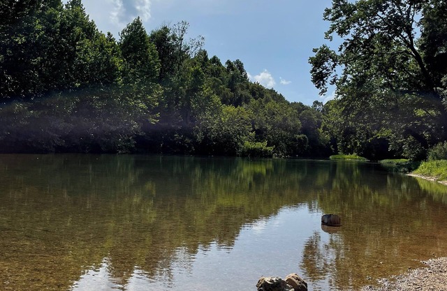 Secluded RV with private river access - 1 minute walk to the water!