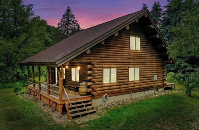Secluded | Sauna, Fire Pit & 20 Acres of Trails