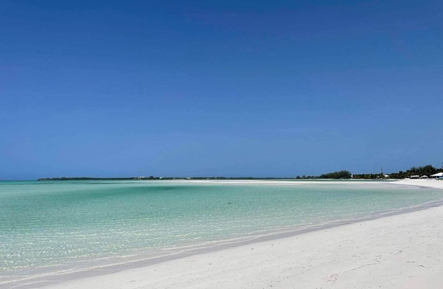 Geräumige, abgelegene Villa am Strand mit atemberaubender Aussicht, Whirlpool, Fahrrädern und Kajaks