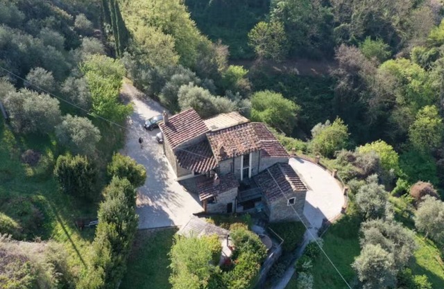 Secluded Tuscan Villa with Stunning Views - Pescia