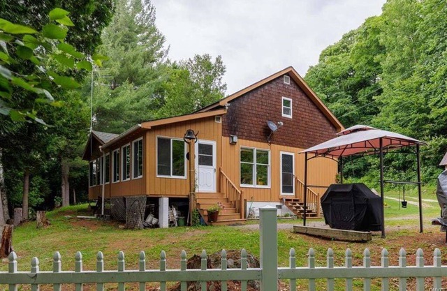 Secluded Waterfront Cabin - Standing Stone Camp