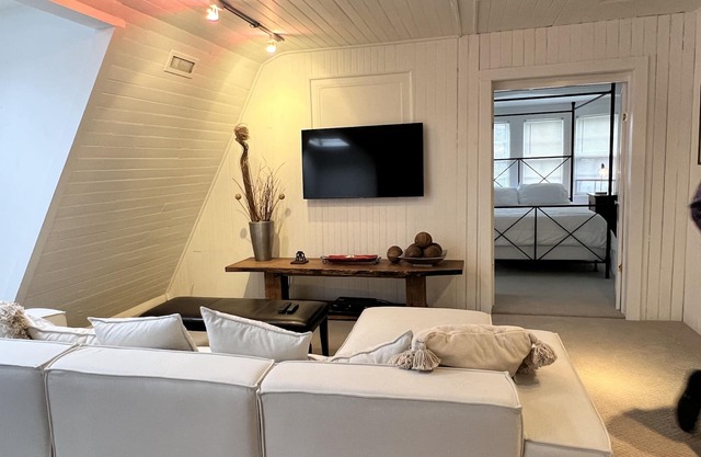 Second floor cottage apartment located in a private community.