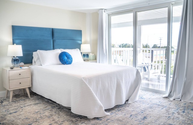 Second floor ocean views w/ kitchenette private deck!