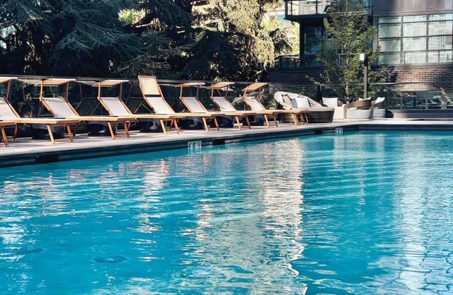 Second House Boren-Come Relax by the Pool or Unwind in the Sauna!