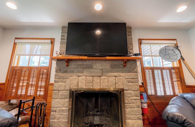 Second Wind - Visit our Charming House with Modern Comforts & Stunning Views