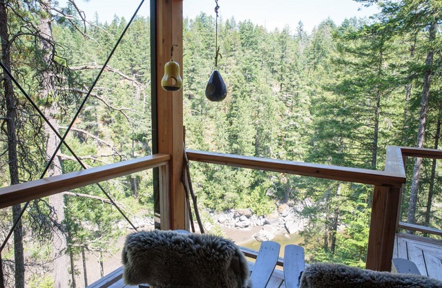 Secret Cove Waterfront Suite mit Whirlpool