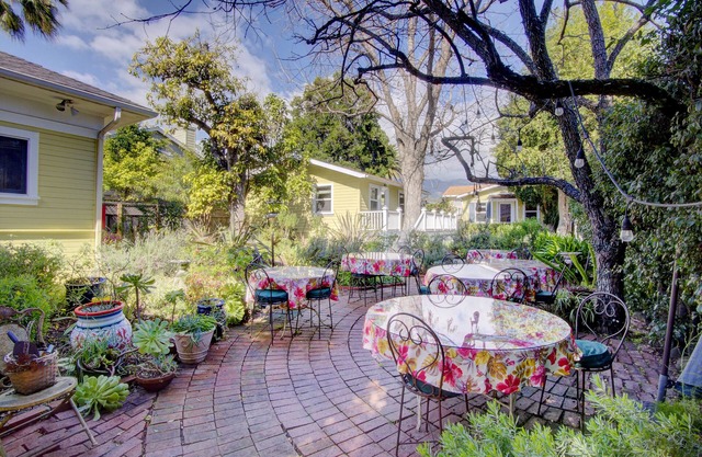 Secret Garden Inn and Cottages