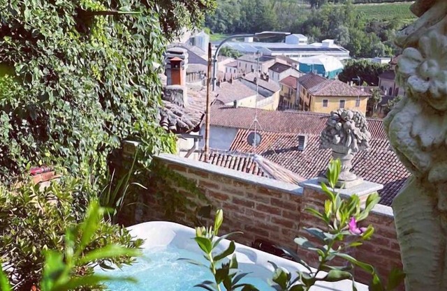 "Secret Garden with a View" at Ai Leoni Ruggenti!
