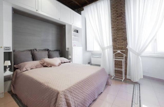 Secret Studio Retreat in the Heart of the Ghetto by Houseeds
