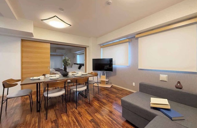 Secure 1BR Apt with Dining & Living Space