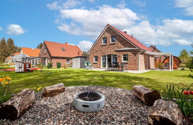 Sehr hochwertiges Ferienhaus direkt am Wariner See