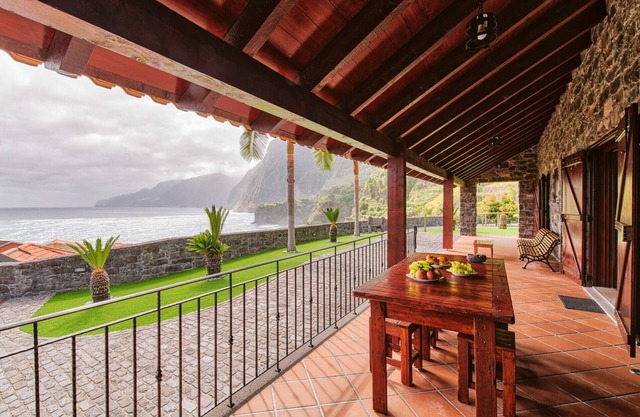 Seixal Sunny Villa A.