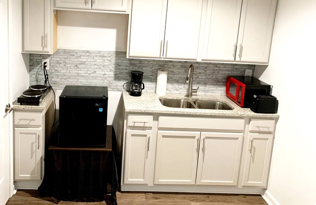 Self Check-In, Cozy GuestHouse in Morrow