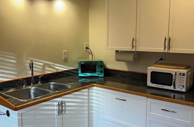 Self contained 1 bed, 1 bath suite, and only a 5 minute walk to ocean.