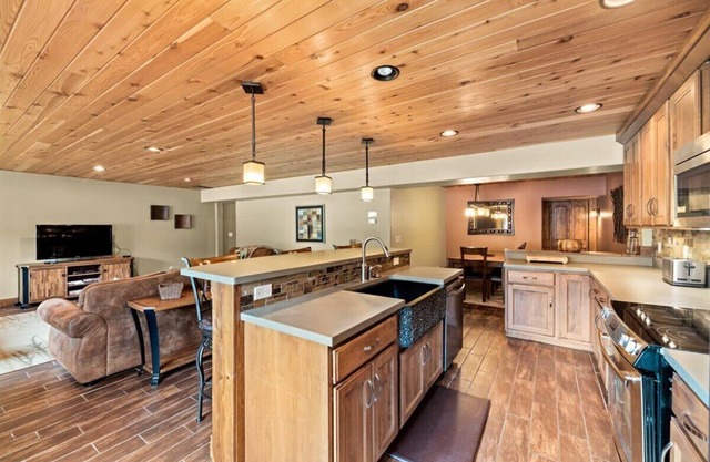 Selkirk Lodge at Cavanaugh's