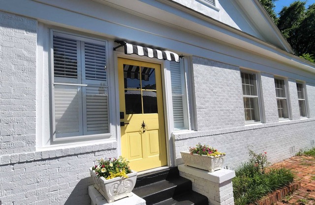 Selma Cottage Right In Middle of Historic District