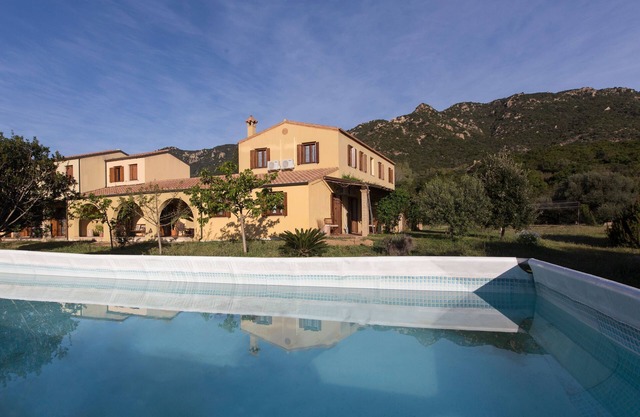 Semi-detached House with Wi-Fi, Air Conditioning, Garden and Pool; Pets Allowed; Parking Available
