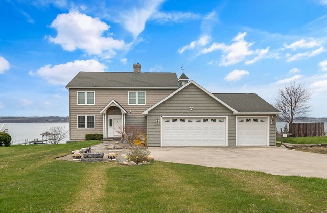 Seneca Lake-Beautiful Waterfront-Private Dock- 7BR/5BA near Sampson State Park