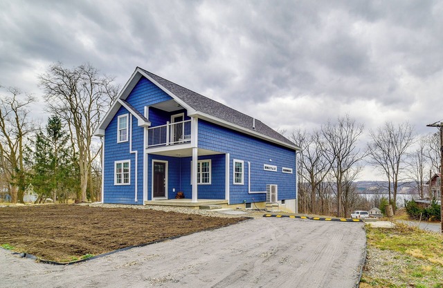 Seneca Lake Wine Trail Studio w/Water View!