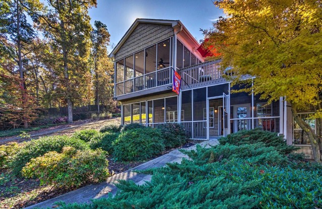 Seneca Townhome on Lake Hartwell Less Than 4 Mi to Clemson
