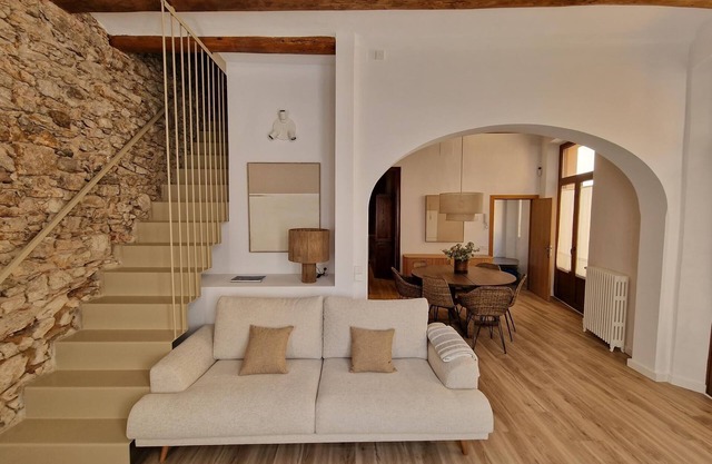 Sensational duplex very central.