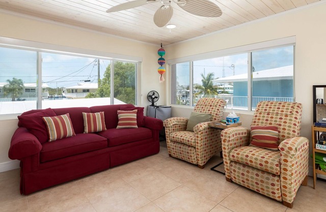 Terrific Waterfront 1 BR, Haustierfreundlich, Boat Slip Option, MM 99. 5, 28 Nt Min