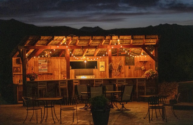 Sep- Buy 3 get 4th free - 25 from Park City- Hot tub, Theater Room, Sleeps 16