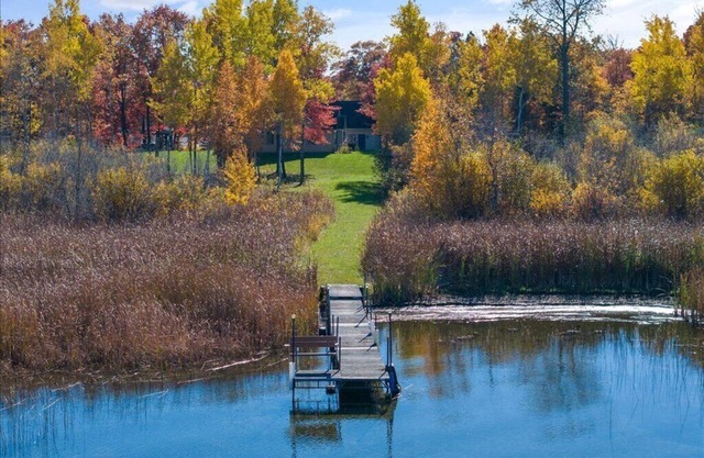 June 18-19 & Aug 21-28 Open! Lake Edward, Hot Tub, Game Room, SUP , Kayaks